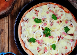 Làm pizza sốt bò bằm cà chua kiểu Ý