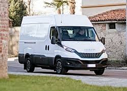 Lộ xe mới do THACO phân phối chạy thử xuyên Việt - Đối trọng mới của Ford Transit