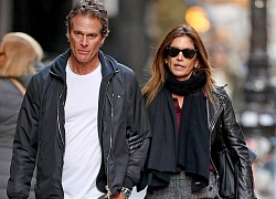 Siêu mẫu Cindy Crawford thân mật khoác tay ông xã đi thăm con gái cưng