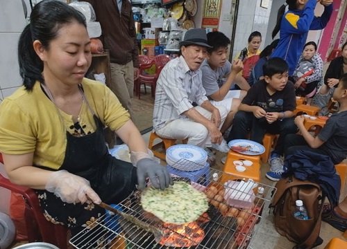 Thưởng thức "pizza Đà Lạt", món ăn dân dã đậm chất tình