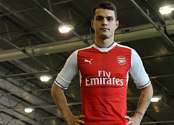 Trở lại, Xhaka lại 'gây thù chuốc oán' với fan Arsenal