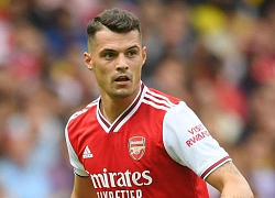 Xhaka cười cợt sau trận, NHM Arsenal cay cú "đuổi thẳng cổ"