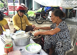 Ấm bụng bánh căn Ninh Hòa giữa ngày mưa lạnh