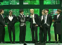 BTS 5 lần thay trang phục, diện đồ giá nghìn đô tại lễ trao giải