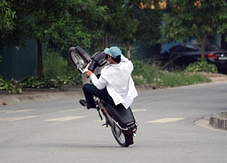 Hàng chục 'quái xế' bốc đầu, nẹt pô náo loạn trên đèo Hải Vân