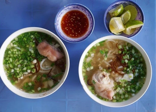 Quán bánh canh tự làm sợi hơn 30 năm ở Tri Tôn