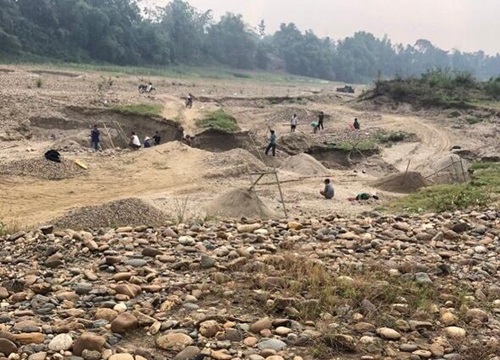 Tuyên Quang: Lãnh đạo huyện Sơn Dương cần vào cuộc quyết liệt, xử lý dứt điểm nạn trộm cát ở xã Vĩnh Lợi