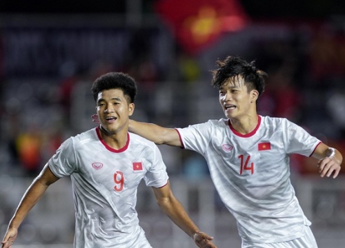 CĐV Singapore: 'U22 Việt Nam quá mạnh'