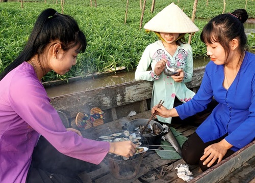 Chiều chiều trên ghe lênh đênh sông nước , bắt cá chem chép nướng thật là ngon