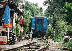 Cuộc sống của người dân phố đường tàu Hà Nội lạ lẫm trong mắt du khách Tây