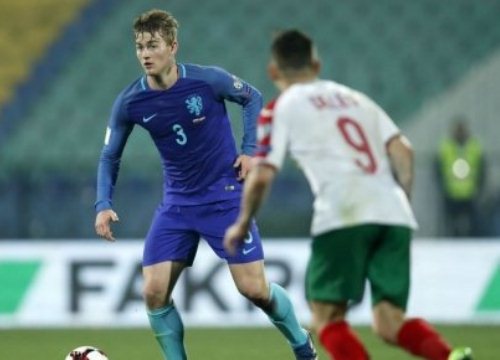 De Ligt: 'Tôi đã nghĩ HLV đùa mình khi gọi tôi lên tuyển'