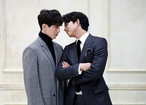 Gong Yoo tái hợp "đu đưa" với Lee Dong Wook, ai nấy bồi hồi nhớ lại 1001 pha thả thính đam mĩ thời Goblin