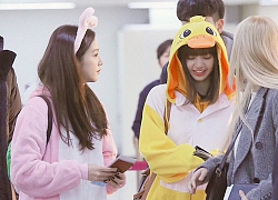 Không biến sân bay thành sàn diễn, Jisoo và Lisa vẫn chiếm trọn spotlight với màn cosplay thỏ - vịt "cute vô đối"