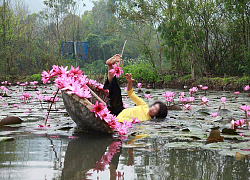 Mặc áo dài chèo thuyền chụp hoa súng và những cú ngã lộn nhào của cánh chị em khiến dân mạng "dở khóc, dở cười"