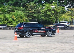 Mitsubishi Outlander, Pajero Sport giảm sốc cả trăm triệu đồng