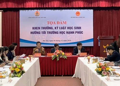 Thay đổi hình thức khen thưởng, kỷ luật học sinh trong trường học