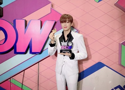 'The Show' lên tiếng về chiến thắng gây tranh cãi của Kang Daniel, nhưng lời giải thích của họ lại bị đánh giá 'như một trò đùa'