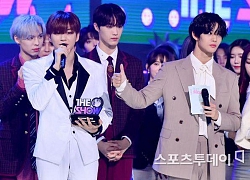 Vượt AOA và Astro, Kang Daniel có chiến thắng đầu tiên tại SBS MTV The Show