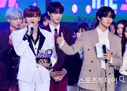 Vượt AOA và Astro, Kang Daniel có chiến thắng đầu tiên tại SBS MTV The Show