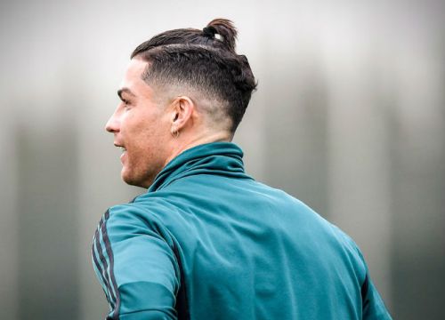 Ronaldo khoe tóc mới ăn mừng giải cá nhân: Fan chê không hợp tuổi