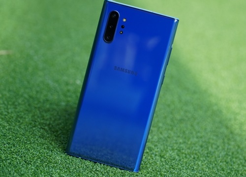 Trên tay Galaxy Note 10+ 'Xanh như mắt biếc': Đẹp không chớp mắt!