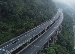 Clip: 37 ôtô dính tai nạn liên hoàn trên cao tốc ở Trung Quốc