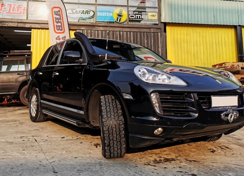 Dân chơi Sài Gòn độ "full bài" offroad cho Porsche Cayenne, xe gốc vốn đã có hệ động lực "hàng độc"