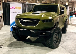 SUV chống đạn hàng khủng TANK X Military 1000hp còn cuốn hút với màu "hot trend" mùa Noel