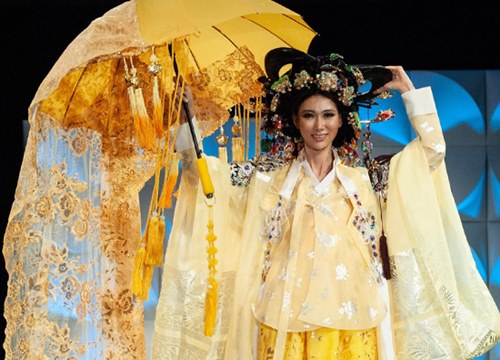 Trang phục dân tộc của thí sinh Miss Universe 2019