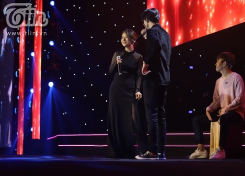 WebTVAsia Awards 2019: Đen Vâu, Fiona Fung mang cả tuổi thơ quay về với mashup 'A Little Love - Bài này Chill phết'