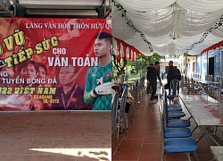 &#8220;Chơi lớn&#8221; như gia đình thủ môn Văn Toản, dựng rạp làm 30 mâm cỗ mời hàng xóm đến xem chung kết SEA Games