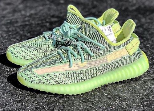 Dân tình ngóng chờ đôi Yeezy xanh lá cây được mở bán vào ngày 14/12