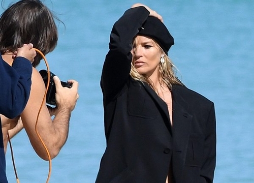 Kate Moss thể hiện bản lĩnh siêu mẫu vàng khi chụp hình cho Dior ở bãi biển Miami