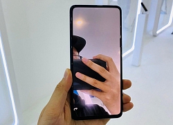 Lộ ảnh smartphone ẩn camera selfie đầu tiên của OPPO