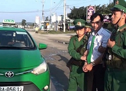 Tài xế taxi Mai Linh vận chuyển ma túy bị bắt tại trận