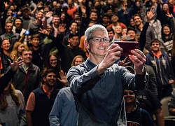 CEO Apple Tim Cook: 'iPhone của Apple không hề tẻ nhạt và cũ kĩ'