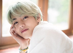 V (BTS) dùng son dưỡng tại lễ trao giải, fan mua nhiều đến cháy hàng