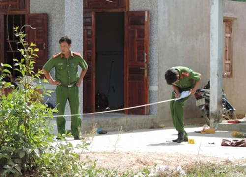 Bị phản đối chuyện tình cảm, rút dao đâm chết anh trai người yêu