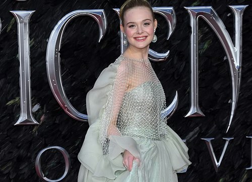 CỰC PHẨM: 'Công chúa' Elle Fanning gây sốt với clip trang điểm 'có như không'