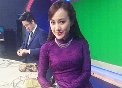 Loạt khoảnh khắc dàn BTV của VTV đi chân đất, mang dép lê khi dẫn chương trình