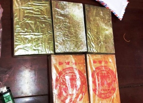 Nghệ An: Bắt 3 đối tượng, thu giữ 5 bánh heroin và gần 1.000 viên hồng phiến