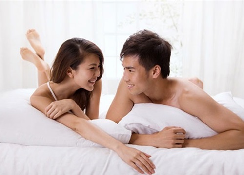 Nghe tiếng vợ rên rỉ sau cánh cửa nhà hàng xóm, tôi nóng máu lao vào và cái kết