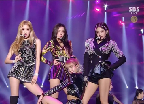 Nhìn lại sân khấu trăm triệu views cực đỉnh của BLACKPINK: Lần đầu cả 4 mẩu cùng nhảy "SOLO", màn thay váy thần tốc của Jennie khiến netizen trầm trồ