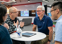 Tim Cook đi chùa, khen ngợi ẩm thực Đông Nam Á