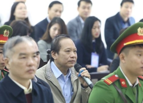 "Biết là dấu mật sao Trương Minh Tuấn còn trả lời bị cáo Vũ"?