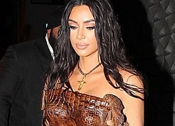 Kim Kardashian gây sốc khi diện áo họa tiết nổi hình rắn dạo phố