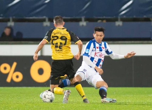 Đoàn Văn Hậu chính thức ra sân ở đội 1 của SC Heerenveen