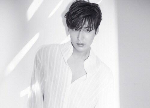 Lee Min Ho được khen cá tính trên trang bìa tạp chí