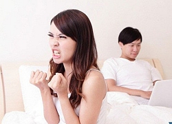 Tức điên khi chồng &#8220;cày&#8221; phim sex mỗi tối nhưng chuyện chăn gối lại tréo ngoe thế này