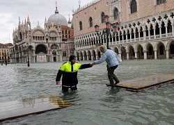 Venice ngập lụt chưa từng có, Trung Quốc bùng phát dịch hạch: Tác động đáng sợ của biến đổi khí hậu